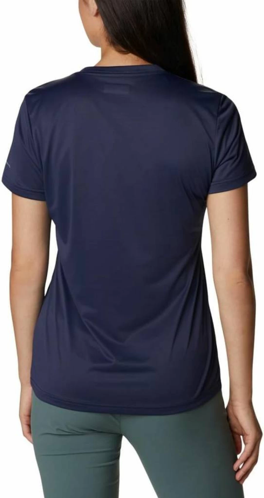 Columbia Women's Nocturnal Medium Short Sleeve Hiking Shirt - Moisture-Wicking Crew Neck Top for Outdoor Adventures